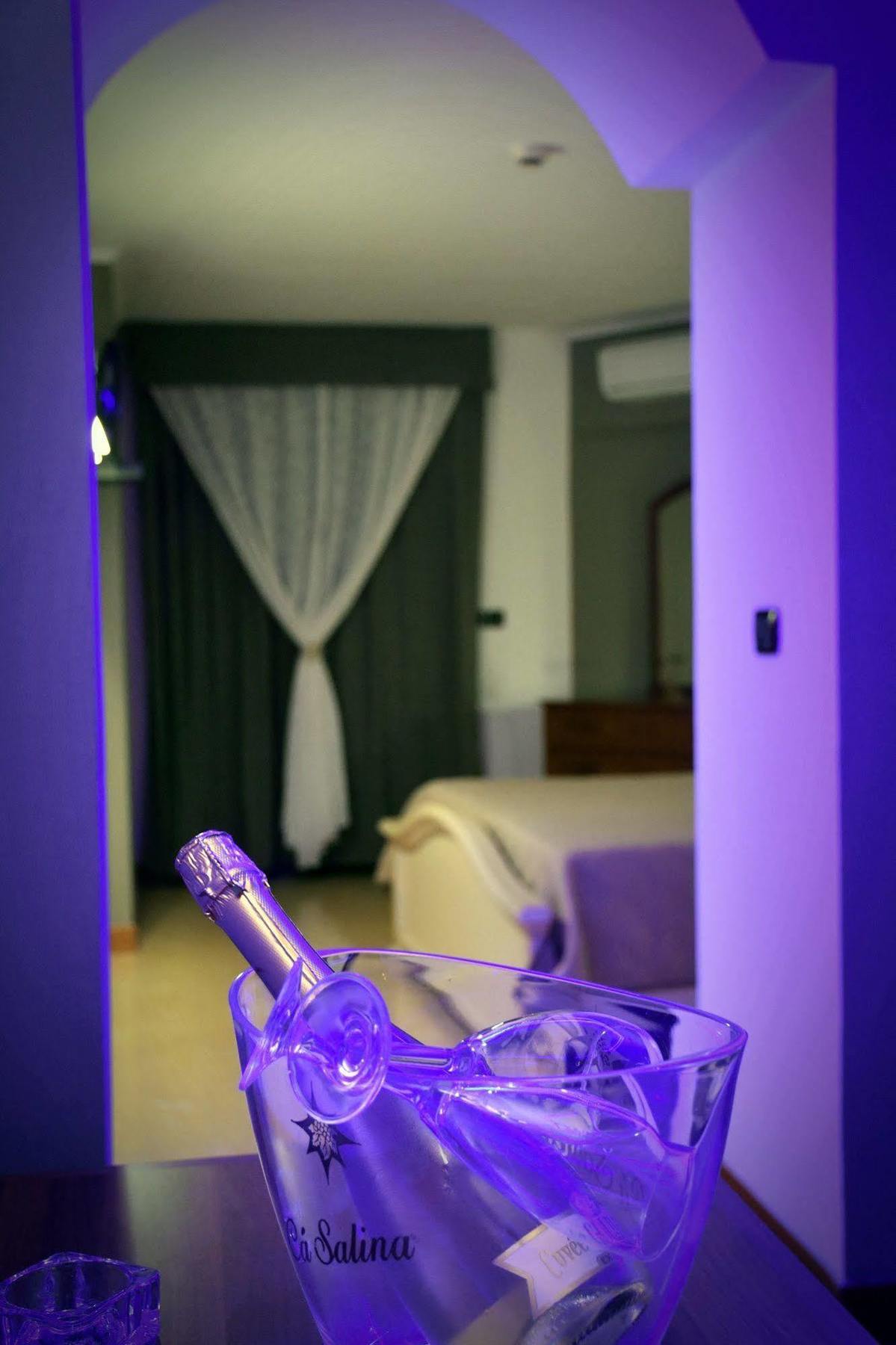 Hotel Joy Кастел Волтурно Екстериор снимка